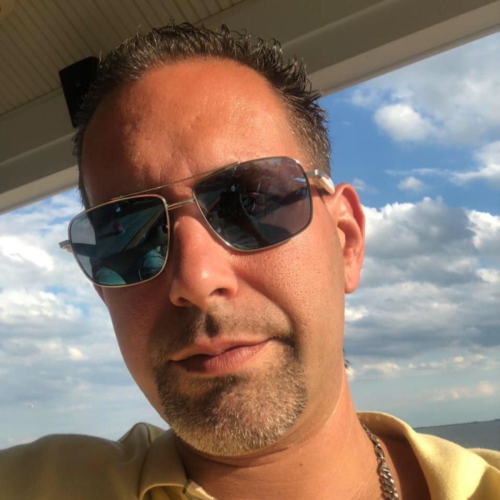 Meet your Posher, Troy